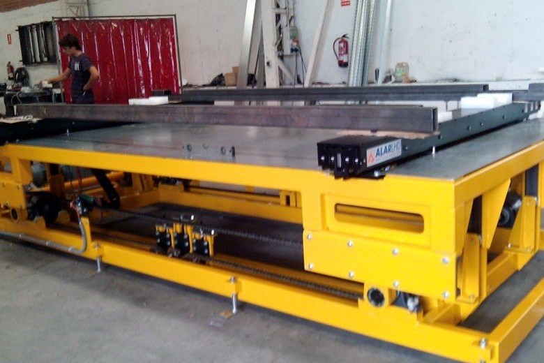 MESA-TELESCOPICA-ELEVADORA-DISENADO-POR-FIVES-CONVEYIN-IBERICA-2ª-780x560