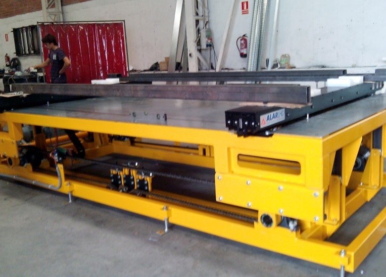 MESA-TELESCOPICA-ELEVADORA-DISENADO-POR-FIVES-CONVEYIN-IBERICA-2ª-780x560